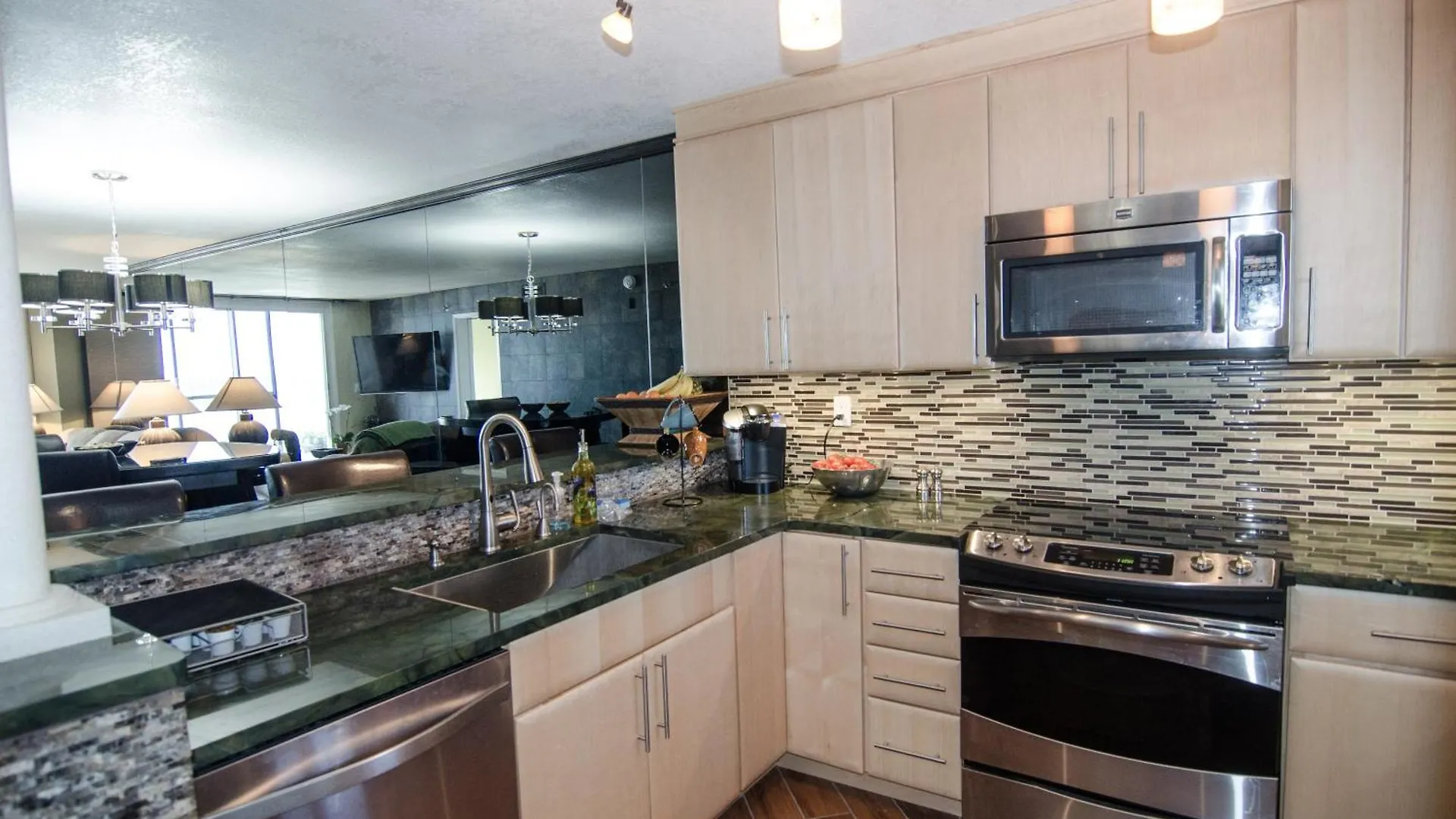 Apart-hotel Best Gulf-Front Beach View In Destin!